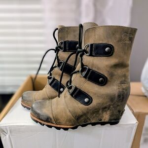 SOREL Distressed Ankle Boots